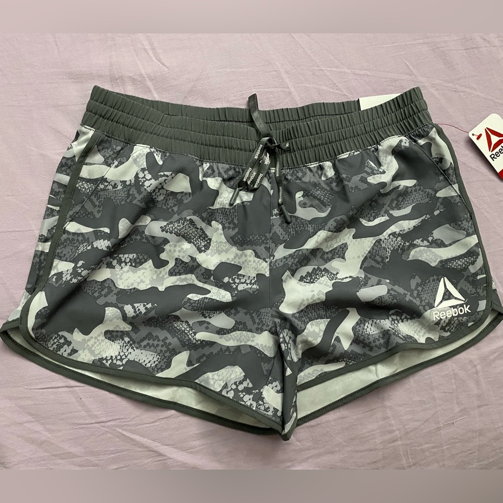 🩳 Reebok Women Printed Running Shorts w/ Pockets - Silver Sconce - Size XL